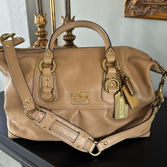 Coach Handbags - New without tags Coach bag